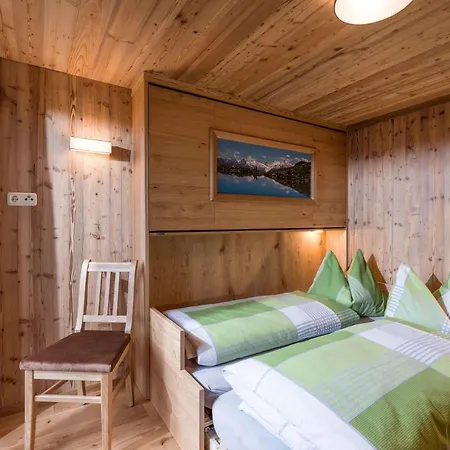 Urlaub-Am-Bio-Bauernhof-Achrainer-Moosen-Hohe-Salve 布里克森谷地霍普夫加尔滕