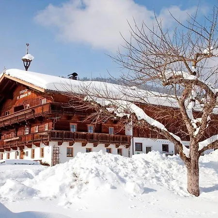 Urlaub-Am-Bio-Bauernhof-Achrainer-Moosen-Hohe-Salve 布里克森谷地霍普夫加尔滕